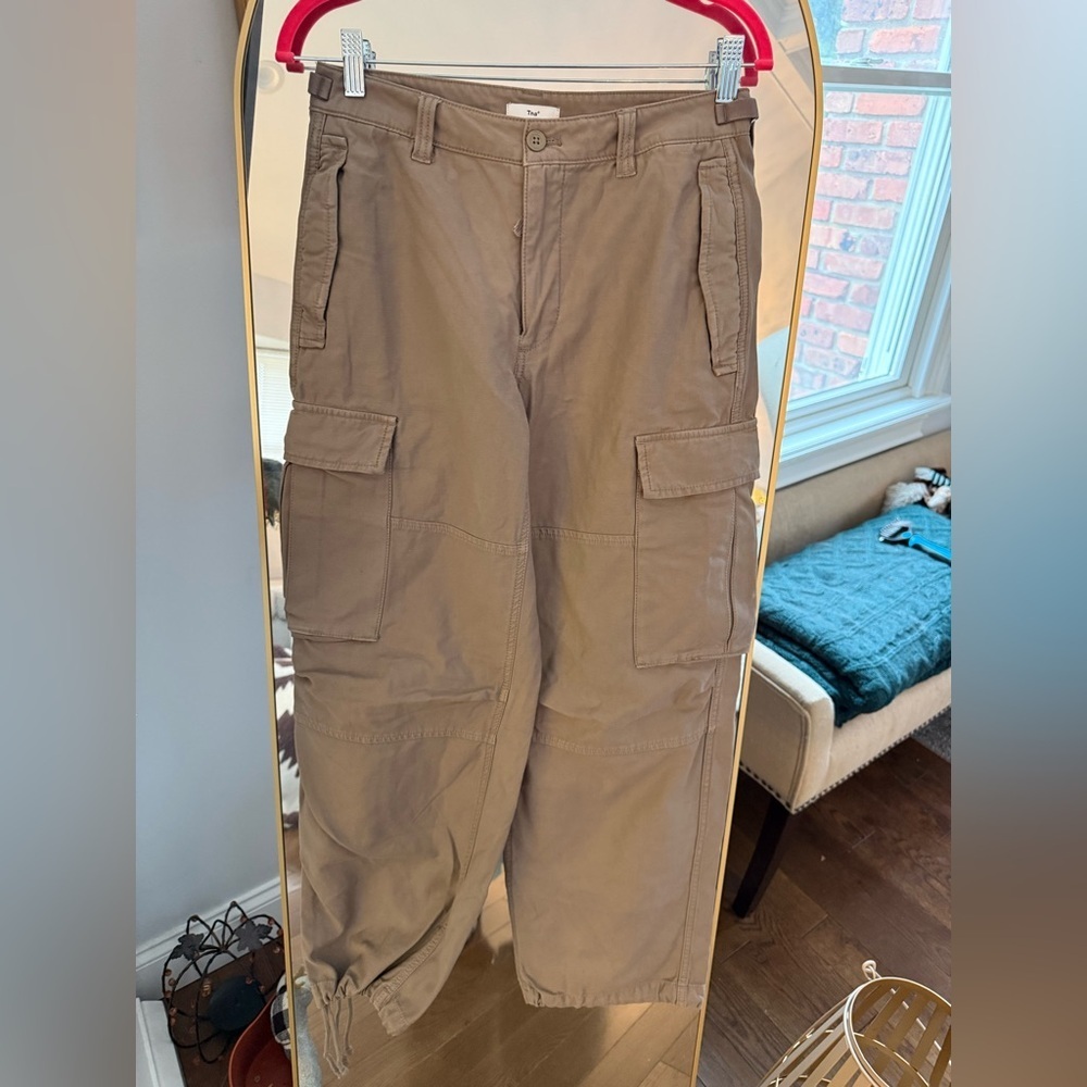 Women’s TNA Aritzia Tan Cargo Pants with cinch ankles